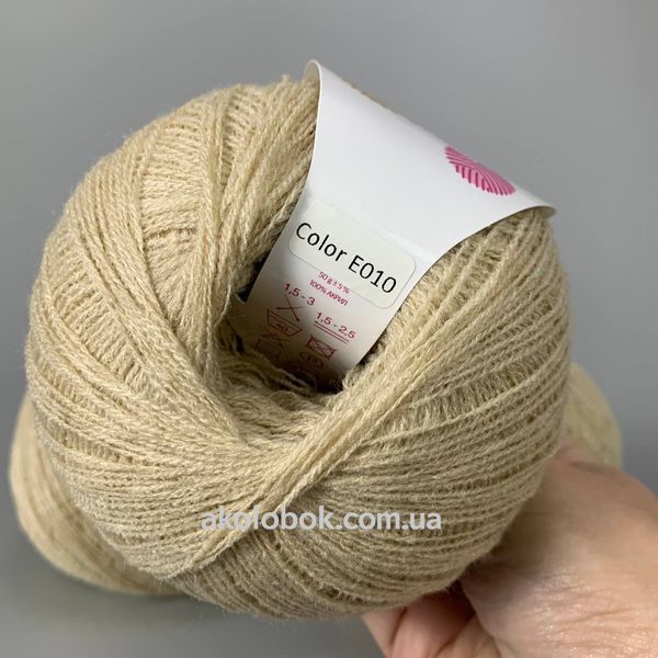 Беж (010).Пряжа Avanti Yarn Baby Soft 700 м / 50 г . Склад: 100% акрил 775488777777 фото